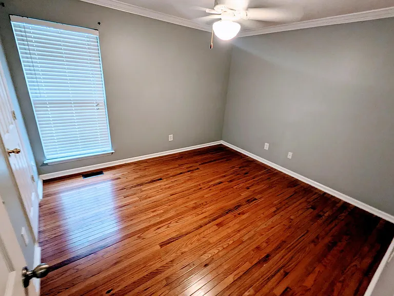 506 Johnstown Dr — Photo 12