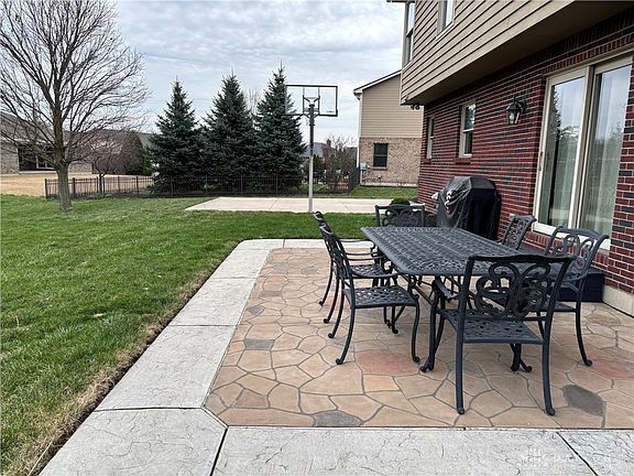 4th image of 815 Flanders Ave