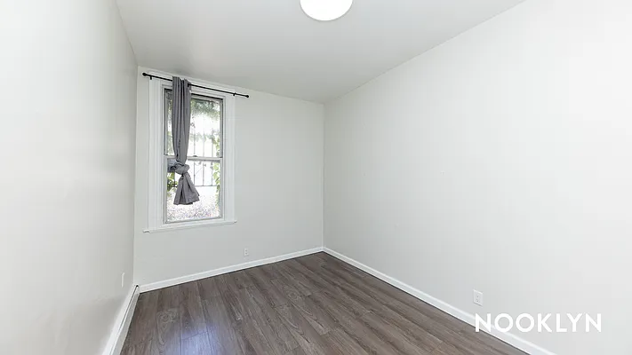 Rented by Nooklyn NYC LLC | media 50