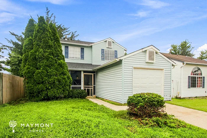 3 bed, 1.5 bath, 1176 sqft, $1,495 — Photo 1