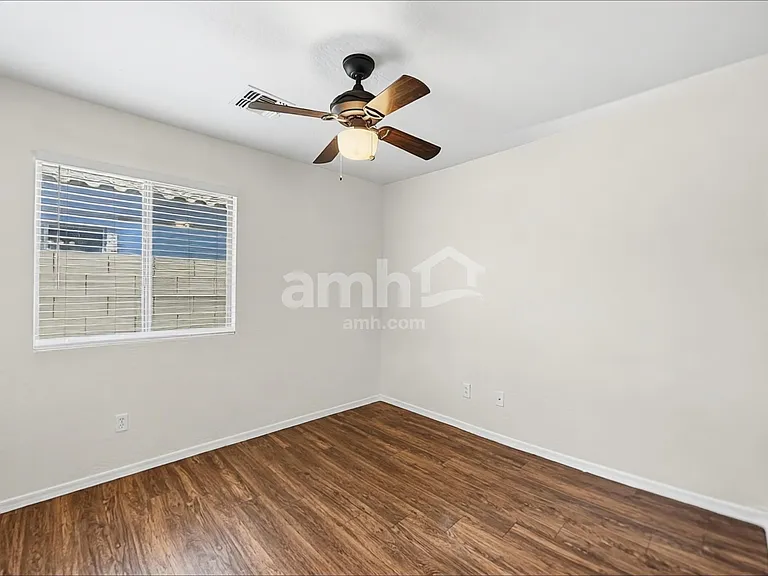 11232 W Pierson St — Photo 14