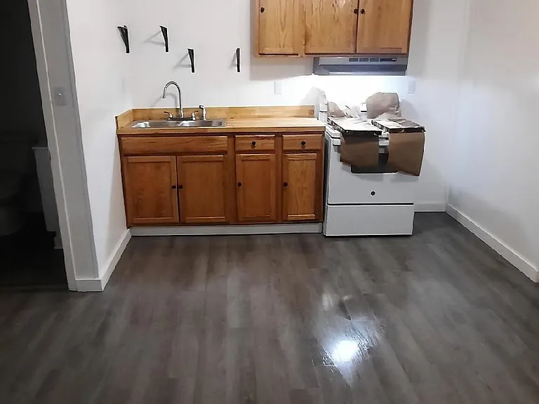 610 S Main St #1 — Photo 6