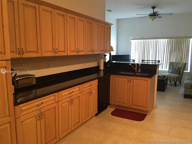 1904 SE 23rd Ave #1904 — Photo 3