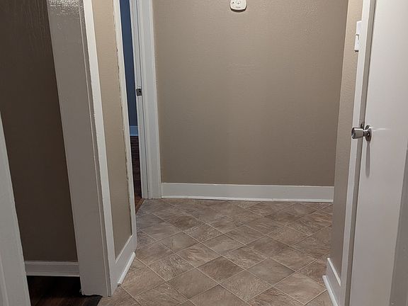3rd image of 1109 Hillcrest Ave