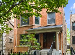 1226 W Cornelia Ave, Chicago, IL 60657