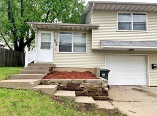 2104 Taylor Dr, Iowa City, IA 52240