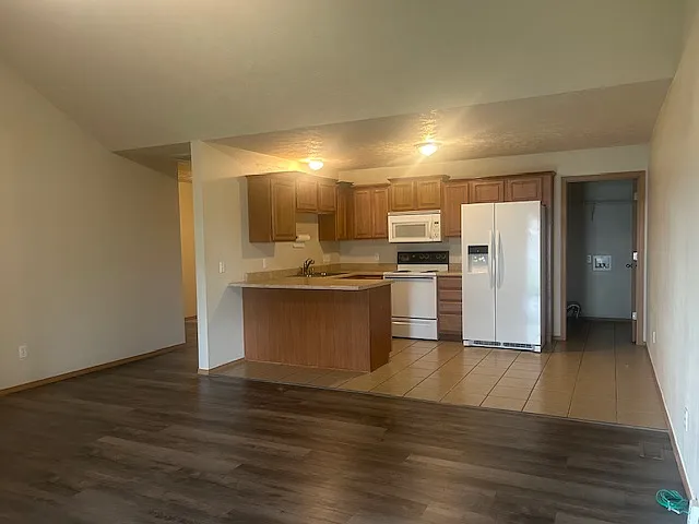 Building Photo - 1090 Northwood Ave #1090