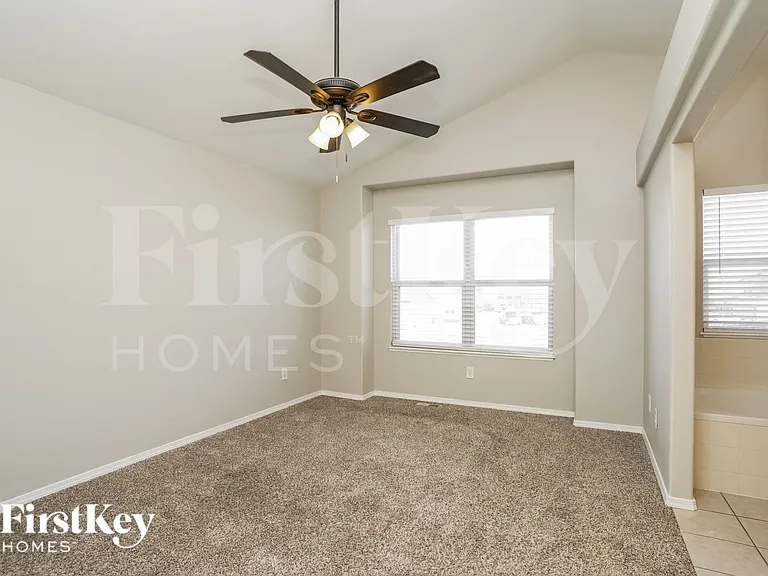719 Baling Wire Way — Photo 8