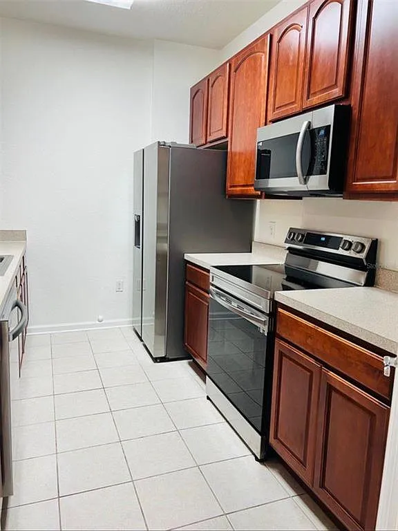 3 bed, 2.0 bath, 1248 sqft, $2,100 — Photo 2