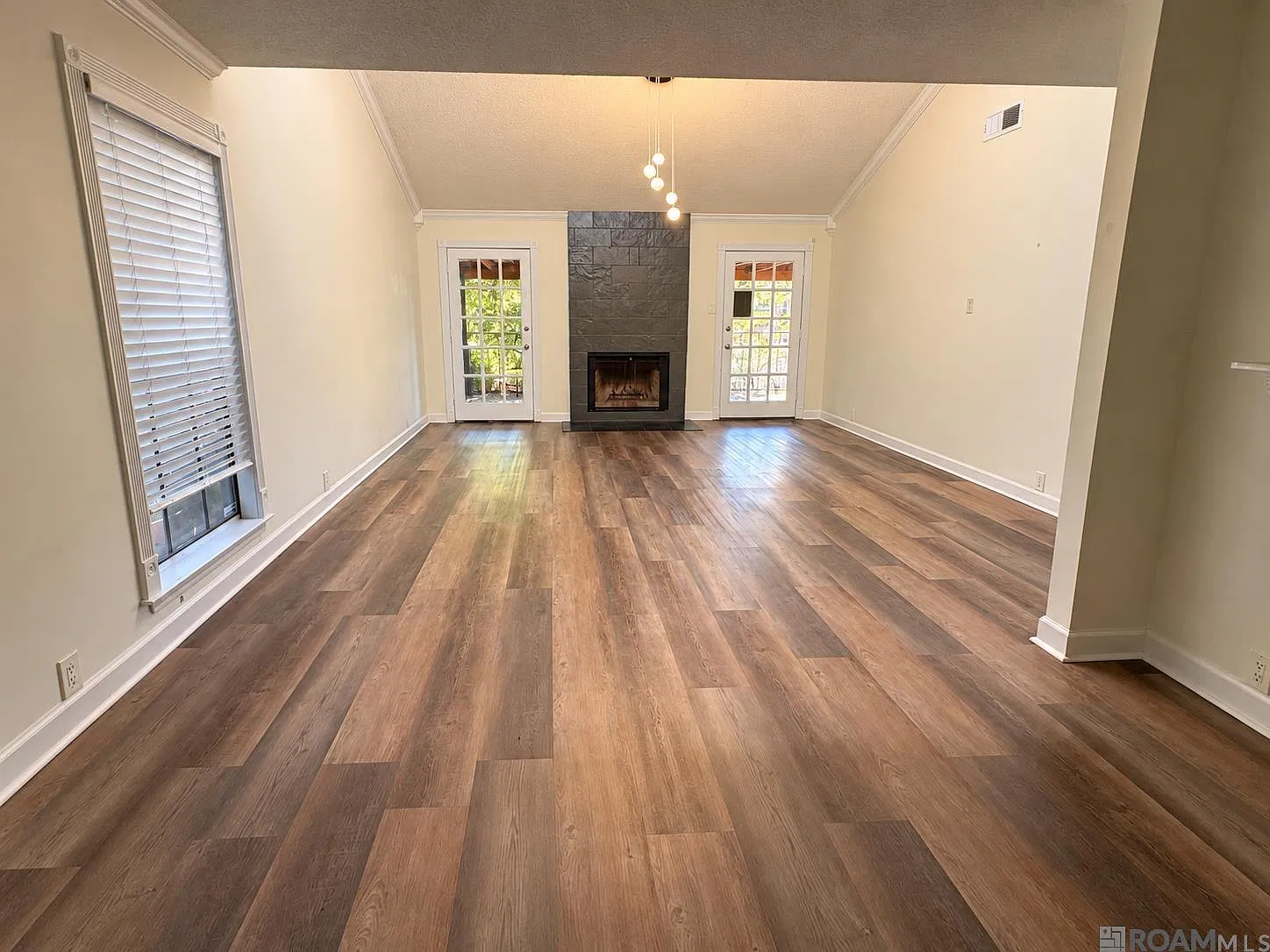3 bed, 1300 sqft, $1,300 — Photo 4