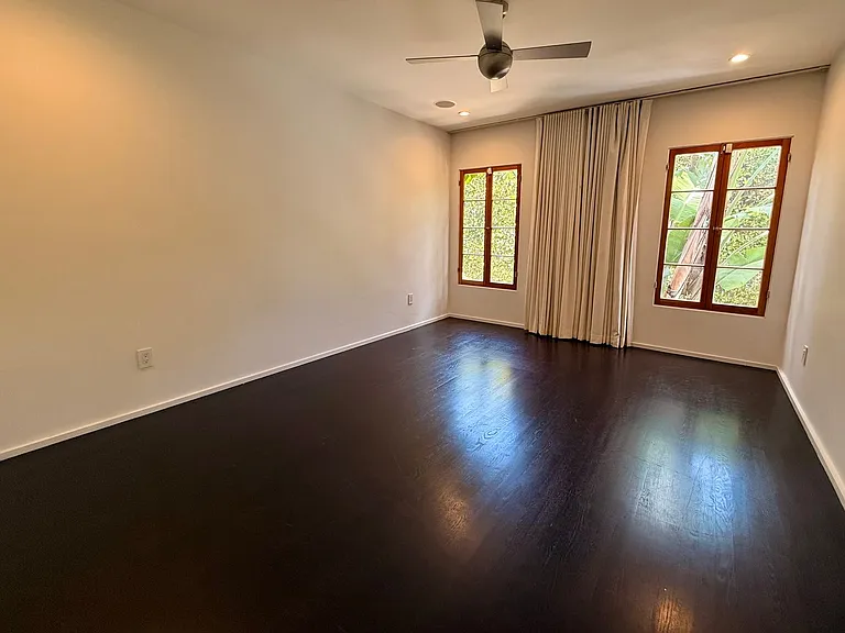 4246 Lexington Ave — Photo 23