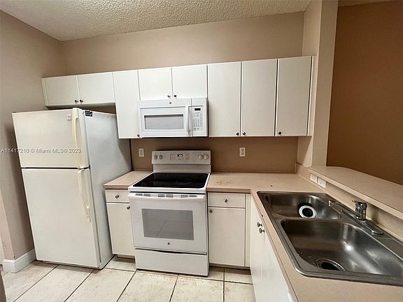 4th image of 2242 SE 26th Ln #2242