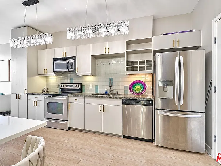 3810 Wilshire Blvd #408 — Photo 9