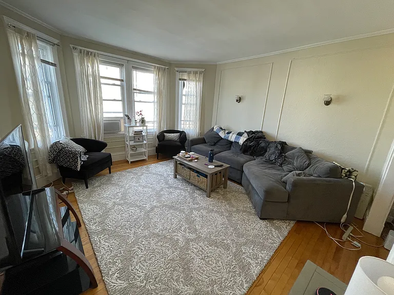 7-12 Colborne units — Photo 7