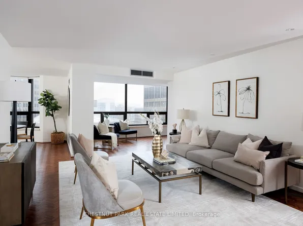 62 Wellesley St W #1903, Toronto, ON M5S 2X3