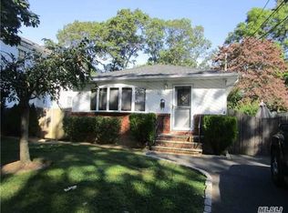 45 Michigan Ave, Massapequa, NY 11758