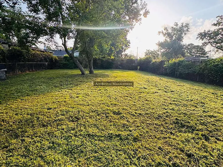 4478 Dallas Ave — Photo 4