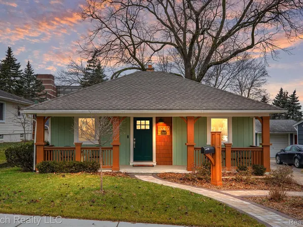 343 N Helen Ave, Rochester, MI 48307