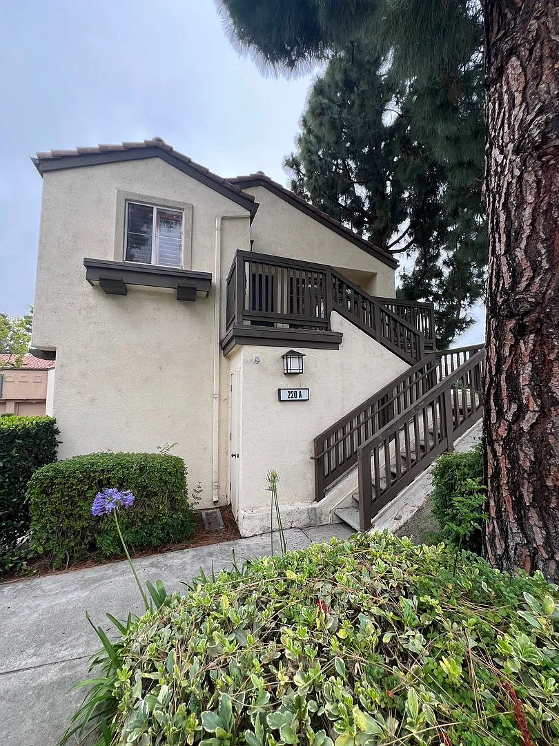 Building Photo - 220 S Grisly Canyon Dr #A