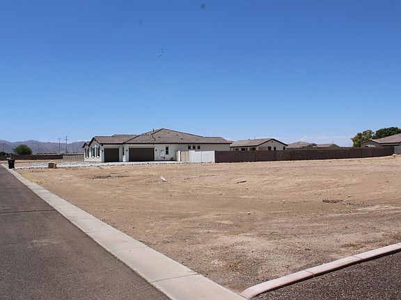 3rd image of 16124 W Cheryl Ct