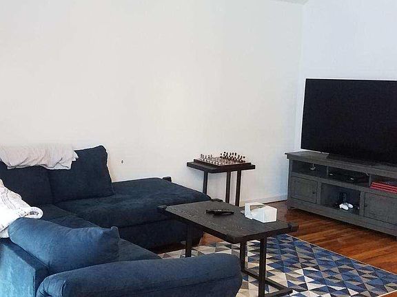 2nd image of 10 Pennyfield Ave APT 8C