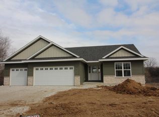 902 Meadow View Ln, Twin Lakes, WI 53181