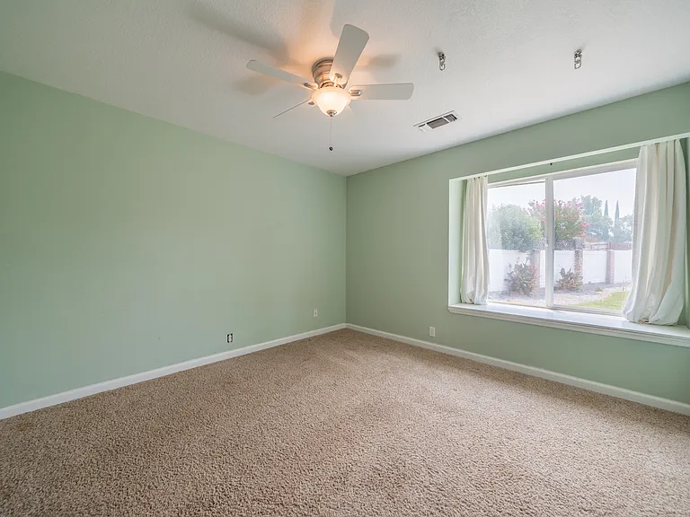 2535 Ruby Ct — Photo 7