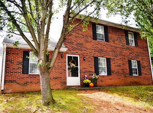 5821 Sir Knight Cir, Clemmons, NC 27012