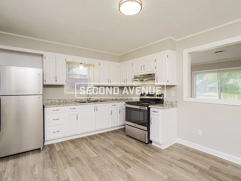 6111 Trena Trl — Photo 2