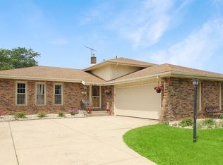 9320 4th St, Highland, IN 46322