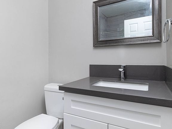 2nd image of 417 S Kenmore Ave APT 15