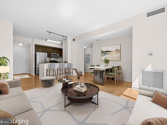 2nd image of 440 L St NW Unit 502
