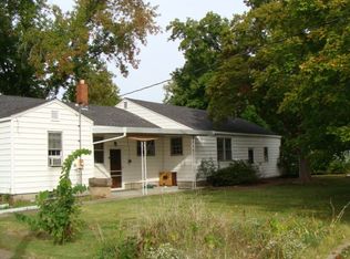 620 S 7th St, Herrin, IL 62948