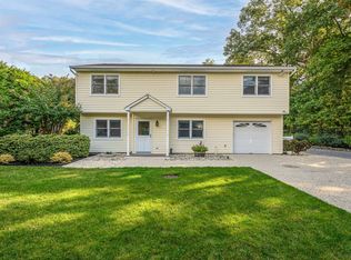 16B Squiretown Rd, Hampton Bays, NY 11946