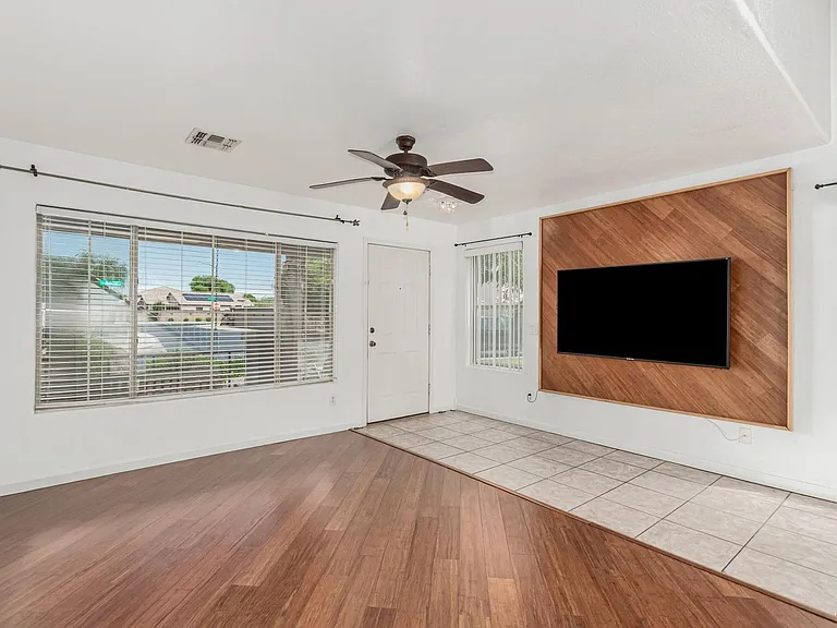 12823 W Ash St — Photo 5