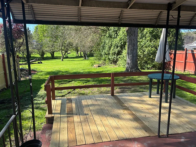 953 Compton Ln — Photo 16