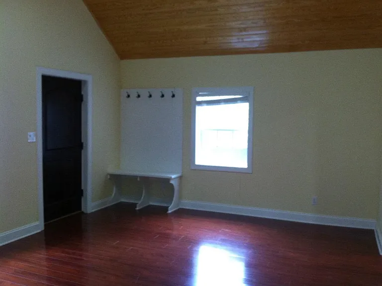 516 Grove Ave — Photo 9