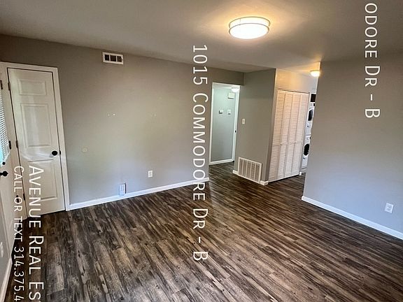 3rd image of 1015 Commodore Dr #B