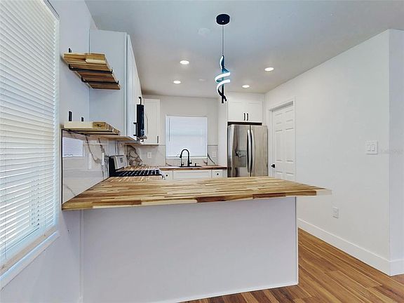 5th image of 410 INWOOD AVENUE