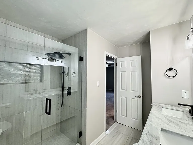 965 Commodore Dr — Photo 34