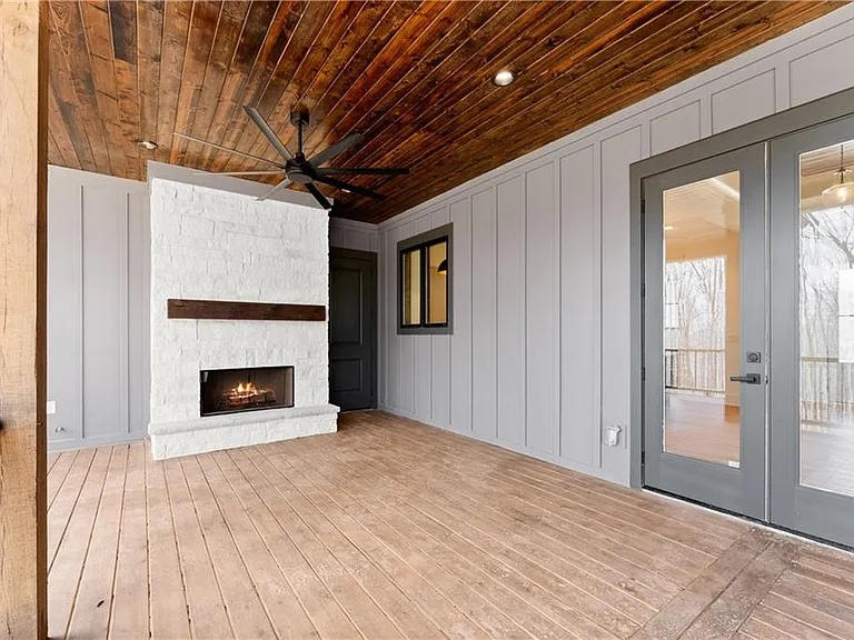 3255 Tanners Mill Rd — Photo 15