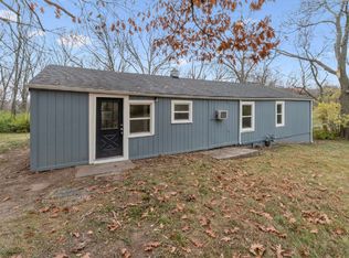 404 SW Bellemere Rd, Blue Springs, MO 64015