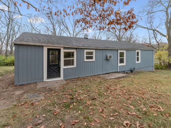 404 SW Bellemere Rd, Blue Springs, MO 64015