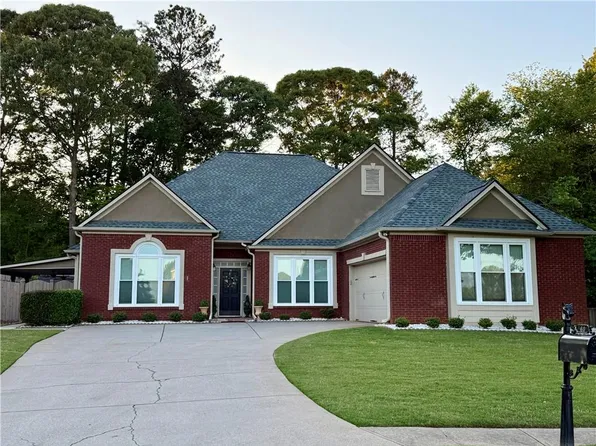 60 Saddle Tree Way, Sugar Hill, GA 30518