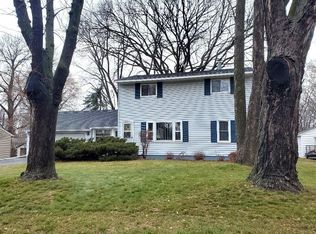 2279 Oakwood Dr, Mounds View, MN 55112