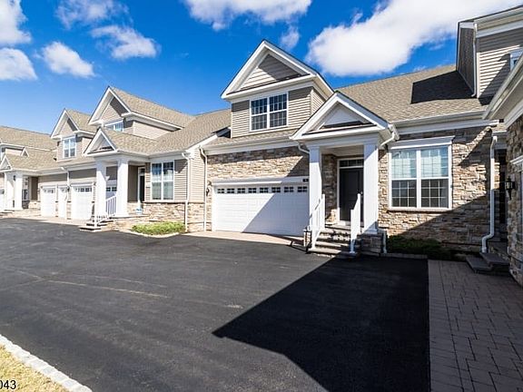 2nd image of 76 Van Cleef Dr