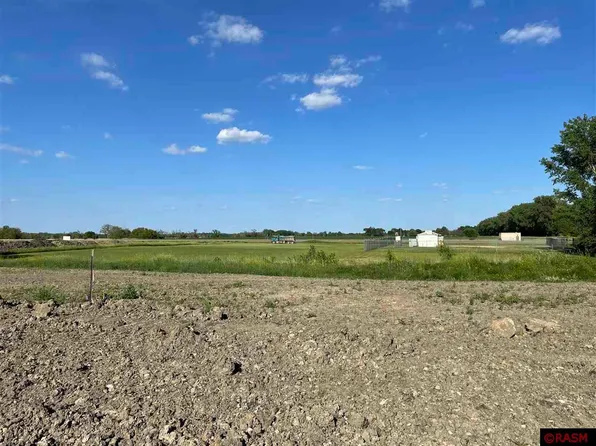 1832 Indigo Trl, Mankato, MN 56001