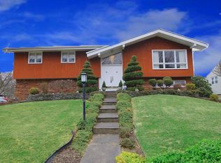 22 Trouville Dr, Parsippany, NJ 07054