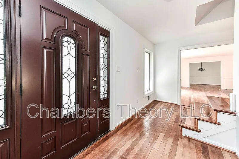 5 bed, 3.5 bath, 1965 sqft, $3,900 — Photo 4