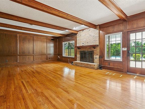 4th image of 3649 Red Oak Ct
